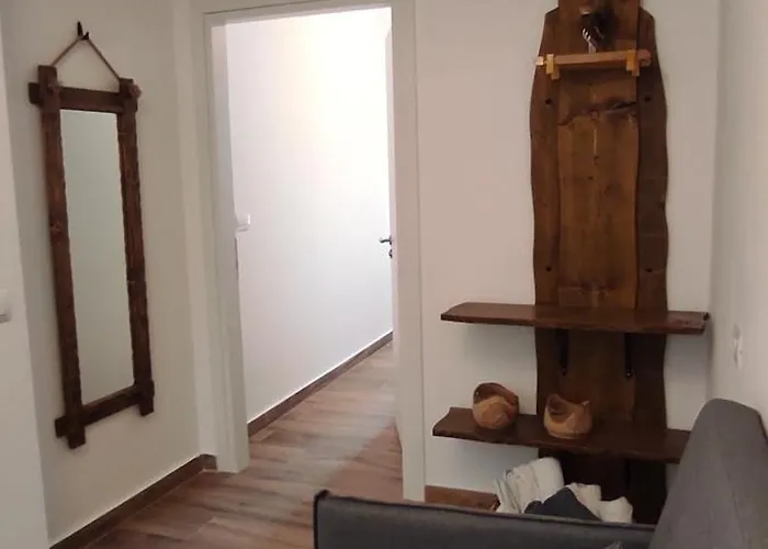 Artisan Walking Distance From The * Saranda