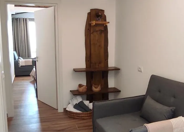 Artisan Walking Distance From The * Sarandë